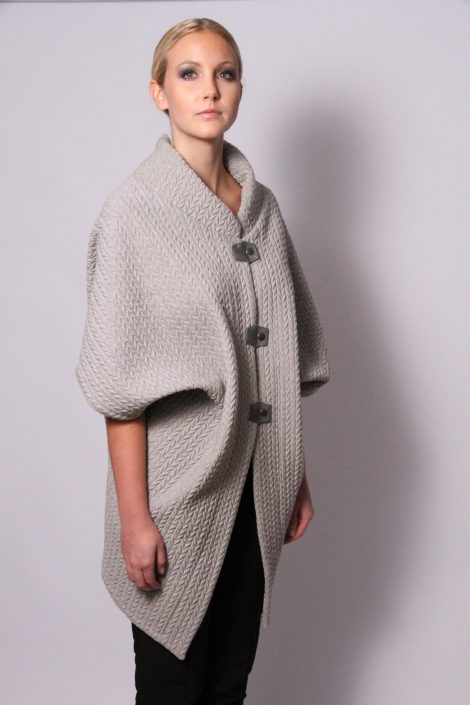 Quilt_cape_grey Quilt cape in grey by Johanne Rubinstein